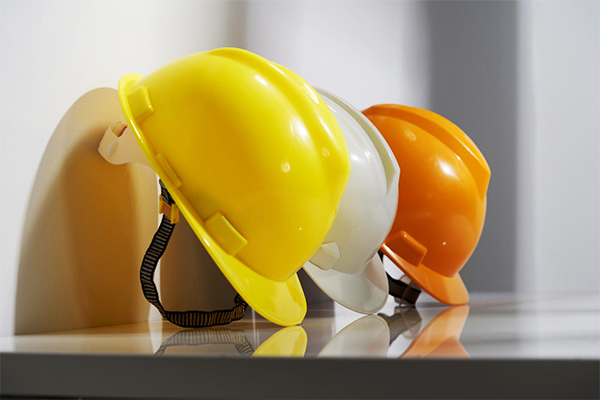 Colores en cascos de seguridad